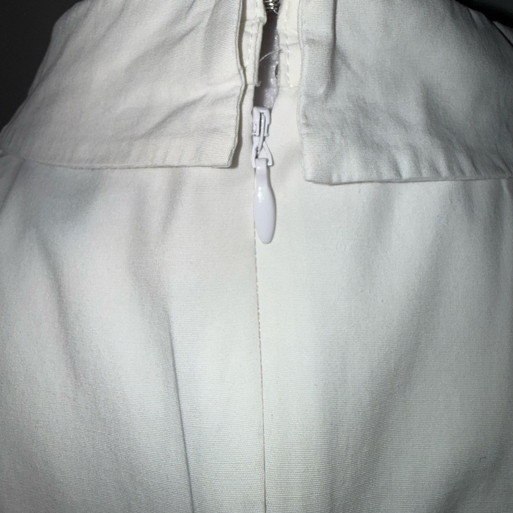 CECE Size XL WHITE Crystal Collar Sleeveless Top. Like New - Picture 4 of 8